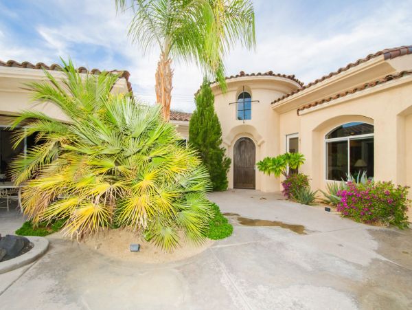 Palm Springs Home 991372