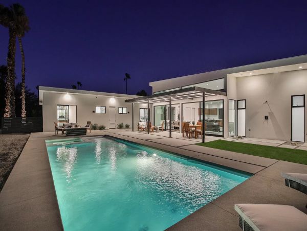 Palm Springs Home 991375