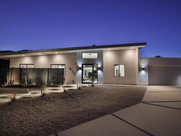 Palm Springs Home 991375