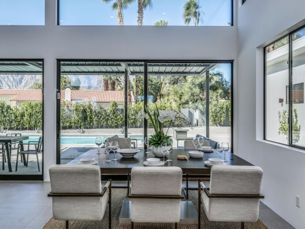 Palm Springs Home 991375