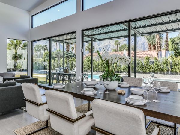Palm Springs Home 991375