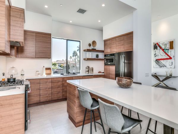 Palm Springs Home 991375
