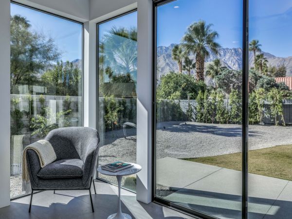 Palm Springs Home 991375