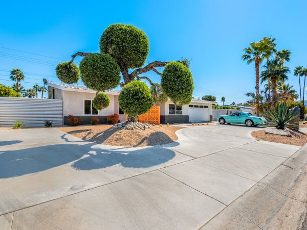 Palm Springs Home 991376