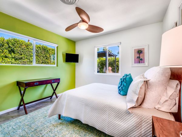 Palm Springs Home 991376