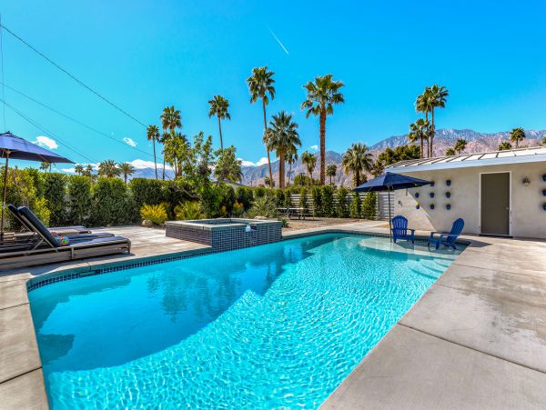 Palm Springs Home 991376