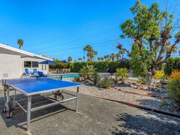 Palm Springs Home 991376
