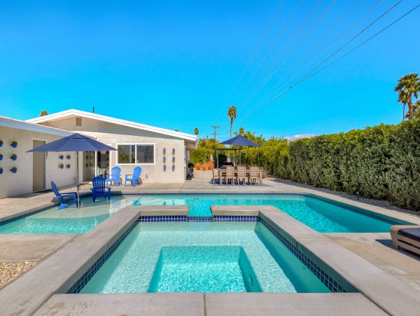 Palm Springs Home 991376