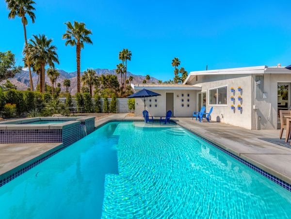 Palm Springs Home 991376