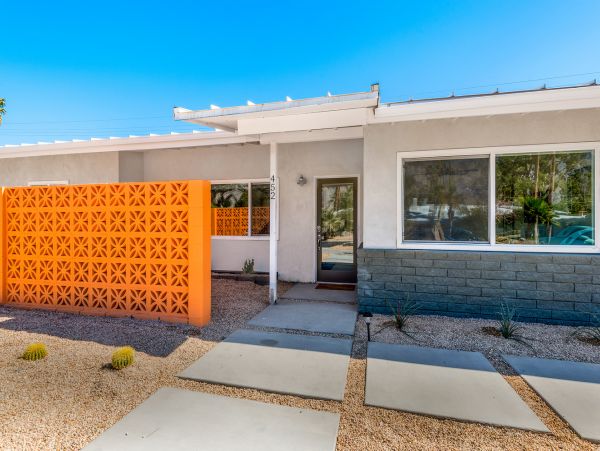 Palm Springs Home 991376
