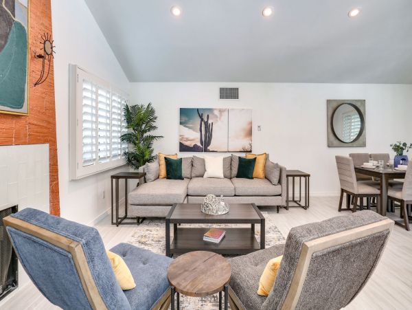 Palm Springs Home 991377