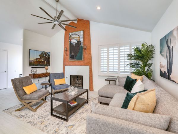 Palm Springs Home 991377