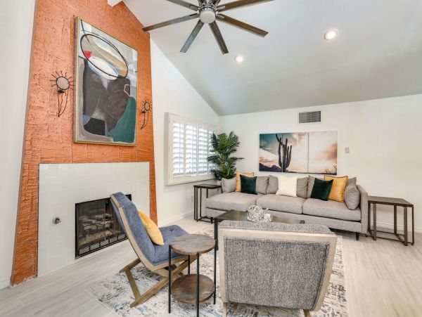 Palm Springs Home 991377