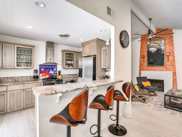 Palm Springs Home 991377