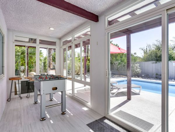 Palm Springs Home 991377