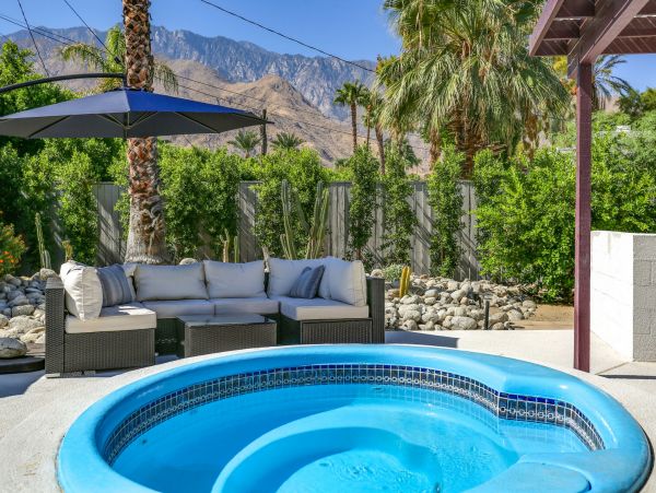 Palm Springs Home 991377
