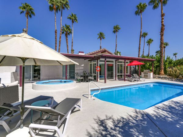 Palm Springs Home 991377