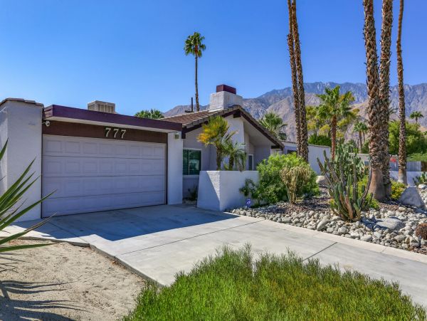 Palm Springs Home 991377