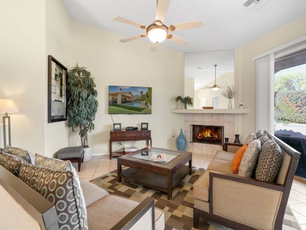 Palm Springs Home 991379