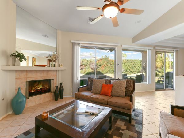 Palm Springs Home 991379