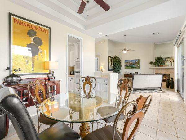 Palm Springs Home 991379