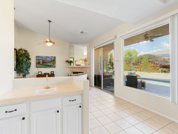 Palm Springs Home 991379