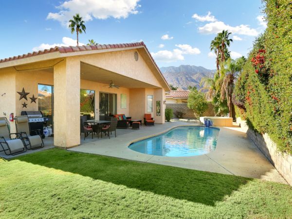 Palm Springs Home 991379