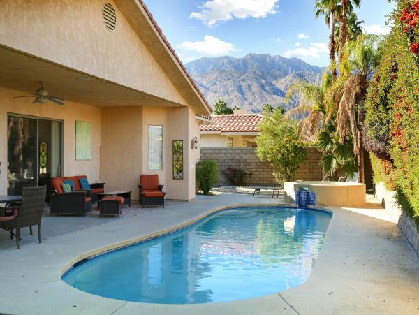 Palm Springs Home 991379