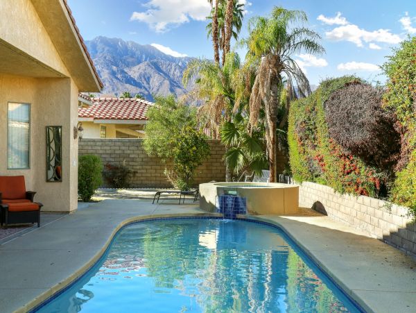 Palm Springs Home 991379