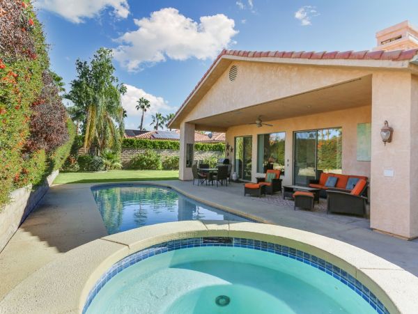 Palm Springs Home 991379