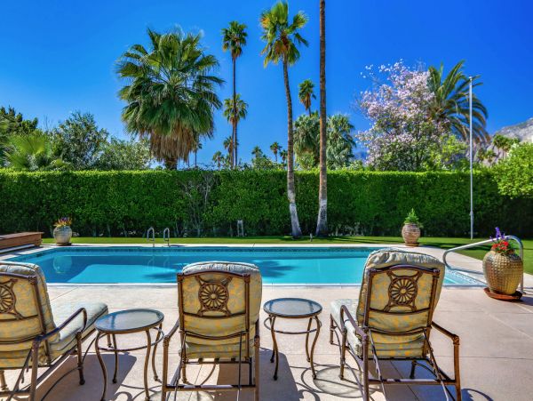 Palm Springs Home 991386