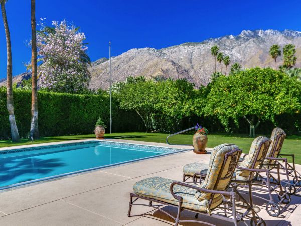 Palm Springs Home 991386