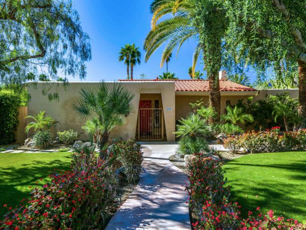 Palm Springs Home 991386