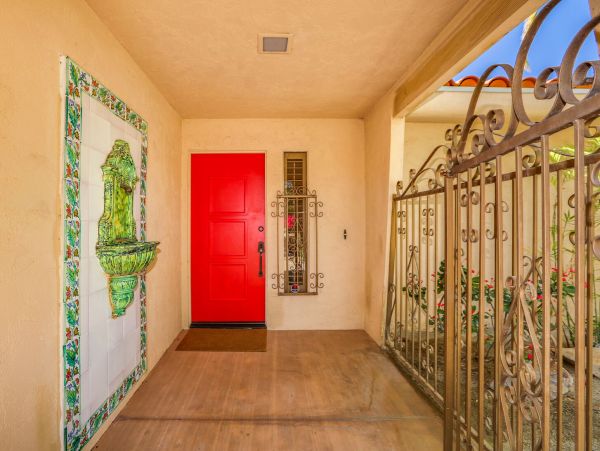 Palm Springs Home 991386