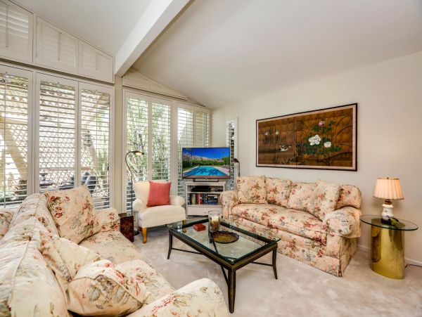 Palm Springs Home 991386