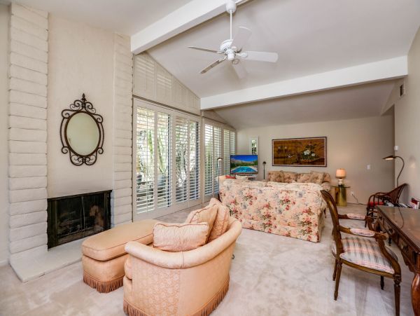 Palm Springs Home 991386