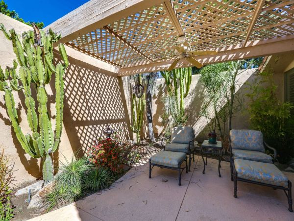 Palm Springs Home 991386