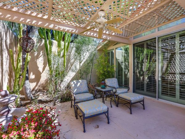 Palm Springs Home 991386