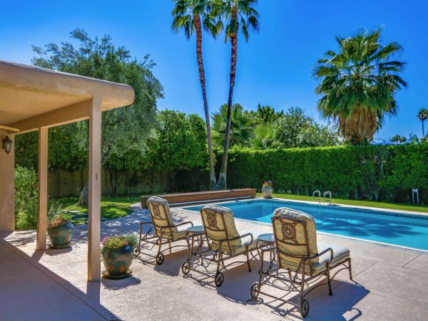 Palm Springs Home 991386