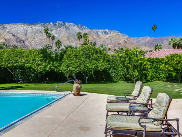 Palm Springs Home 991386