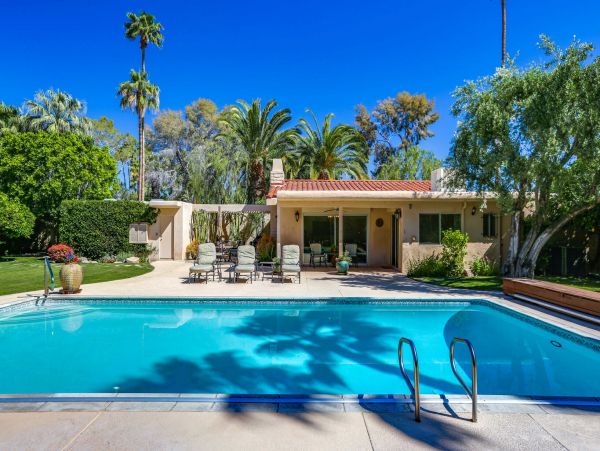 Palm Springs Home 991386