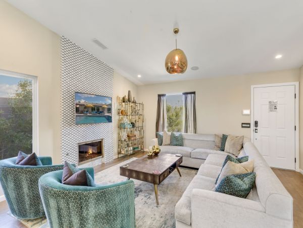 Palm Springs Home 991389