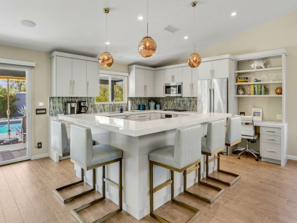Palm Springs Home 991389