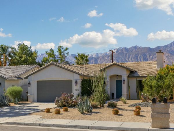 Palm Springs Home 991389