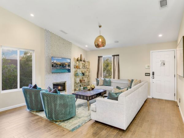 Palm Springs Home 991389