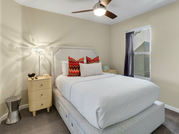 Palm Springs Home 991389