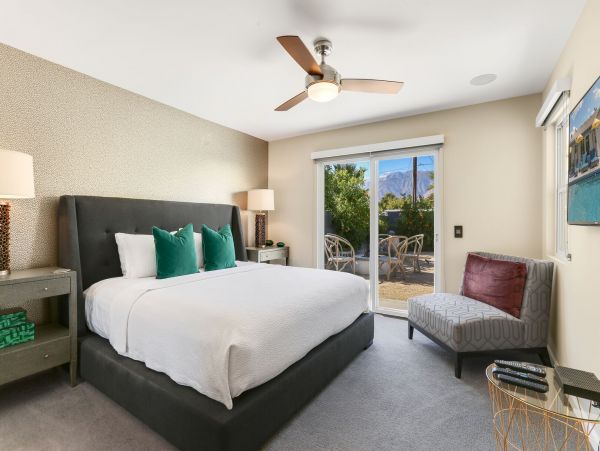 Palm Springs Home 991389
