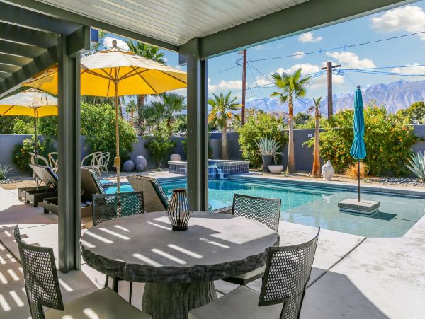 Palm Springs Home 991389