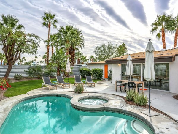 Palm Springs Home 991394