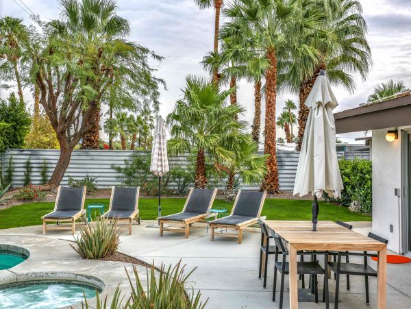 Palm Springs Home 991394